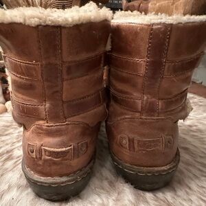 UGG Australia Brown Leather Caspia Ankle Sheepskin Lined Boots Sz 39 Lace Up
